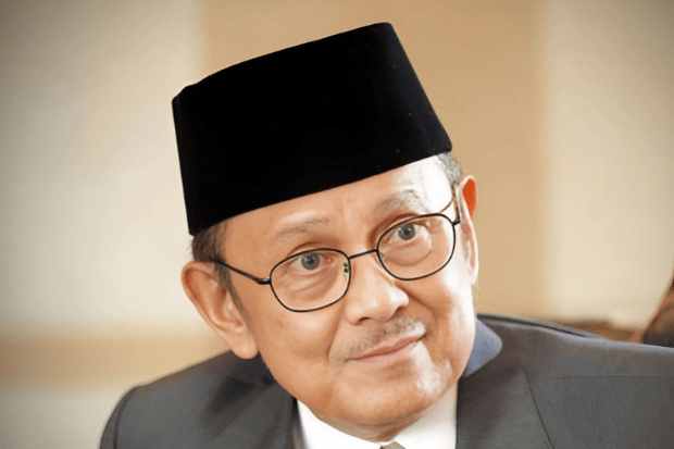 Kisah Perjuangan B.J Habibie