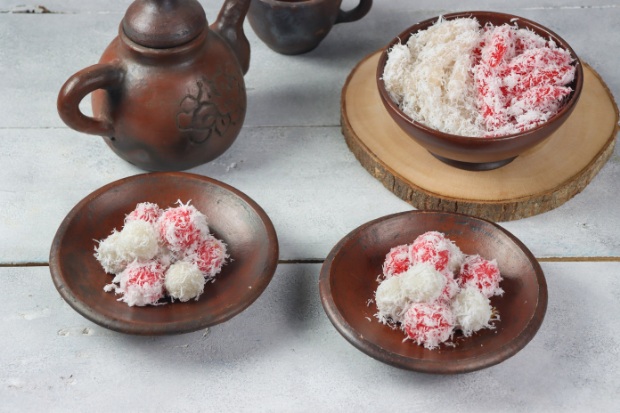 Festival Kuliner dengan Hidangan Cenil