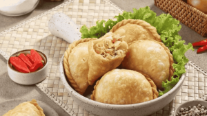Pastel Sayur, Kudapan Gurih dengan Isian Lezat dan Kulit Renyah 