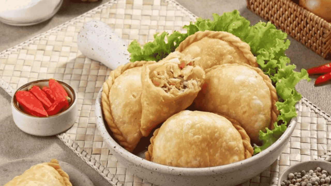 Pastel Sayur, Kudapan Gurih dengan Isian Lezat dan Kulit Renyah