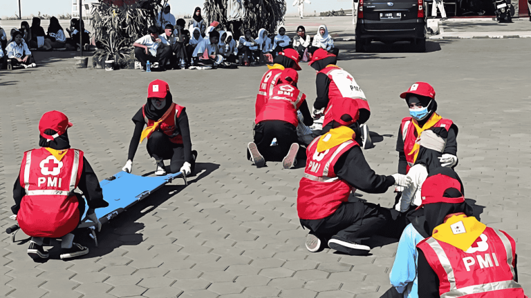 Mengenal Palang Merah Remaja (PMR)